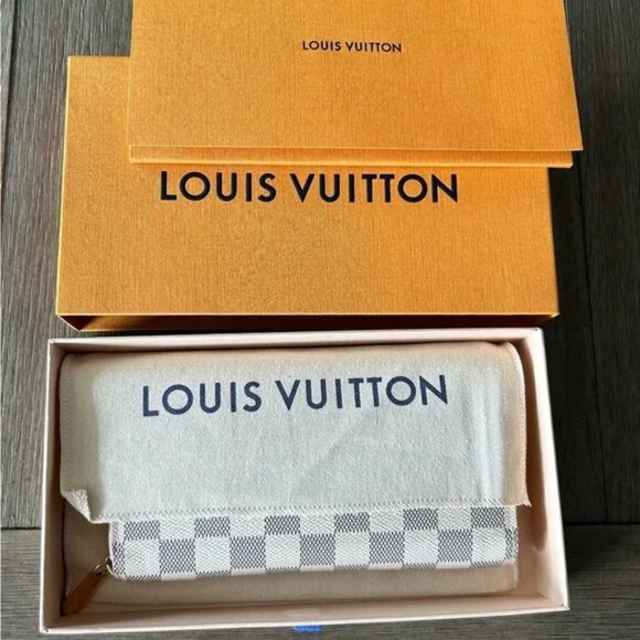 Authentic Louis Vuitton Wallet - Picture 2 of 8